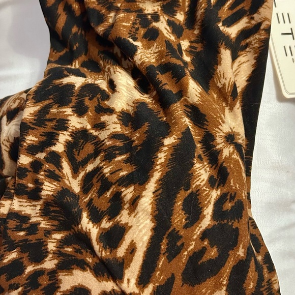 Soft, stretchy leopard print leggings - Picture 3 of 3